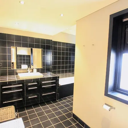 Modern_dark_apartment Bergen